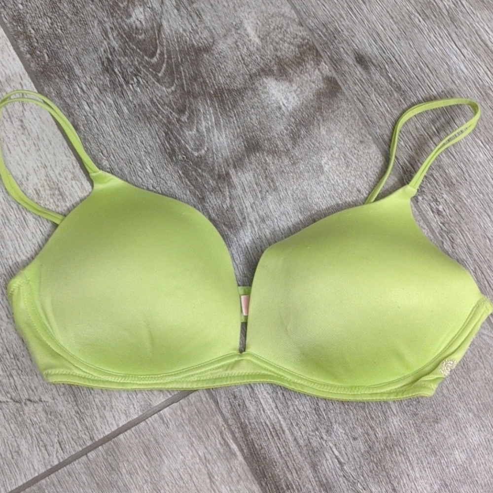 Victoria's Secret very sexy wireless bra